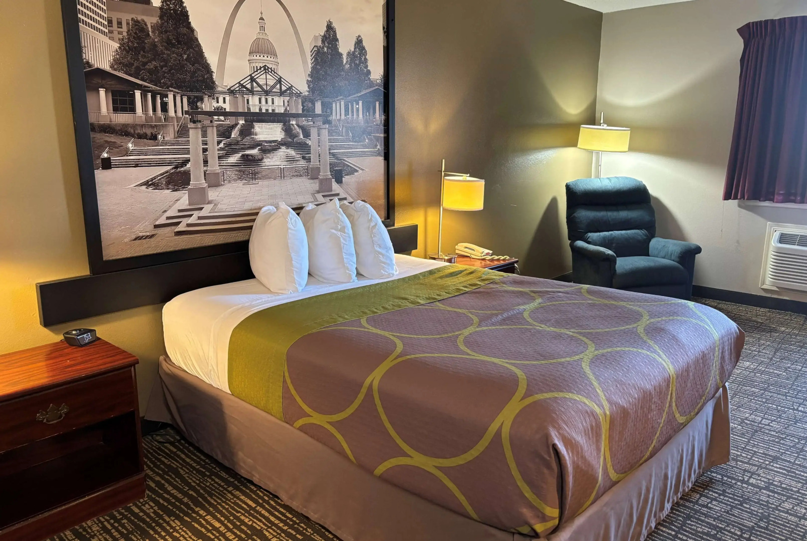 Super 8 by Wyndham Jerseyville