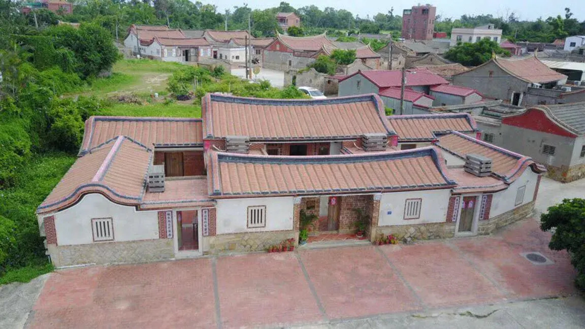 Longmen Inn Bed and Breakfast