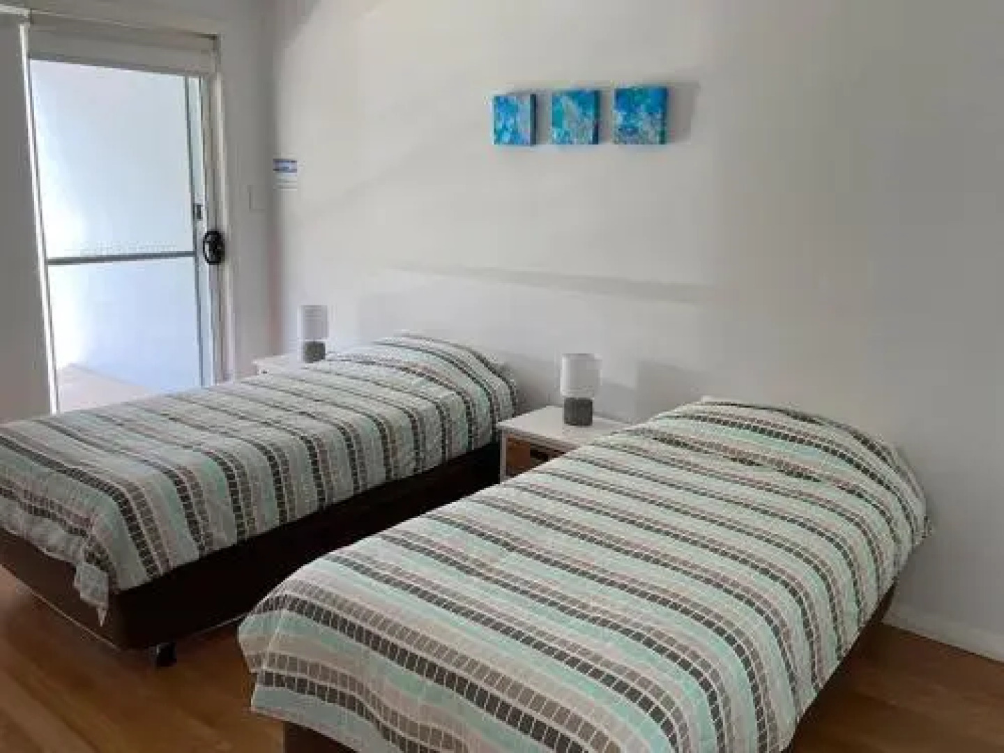 Ultimate Beach House' 19a Graham Street - views , peace & quiet