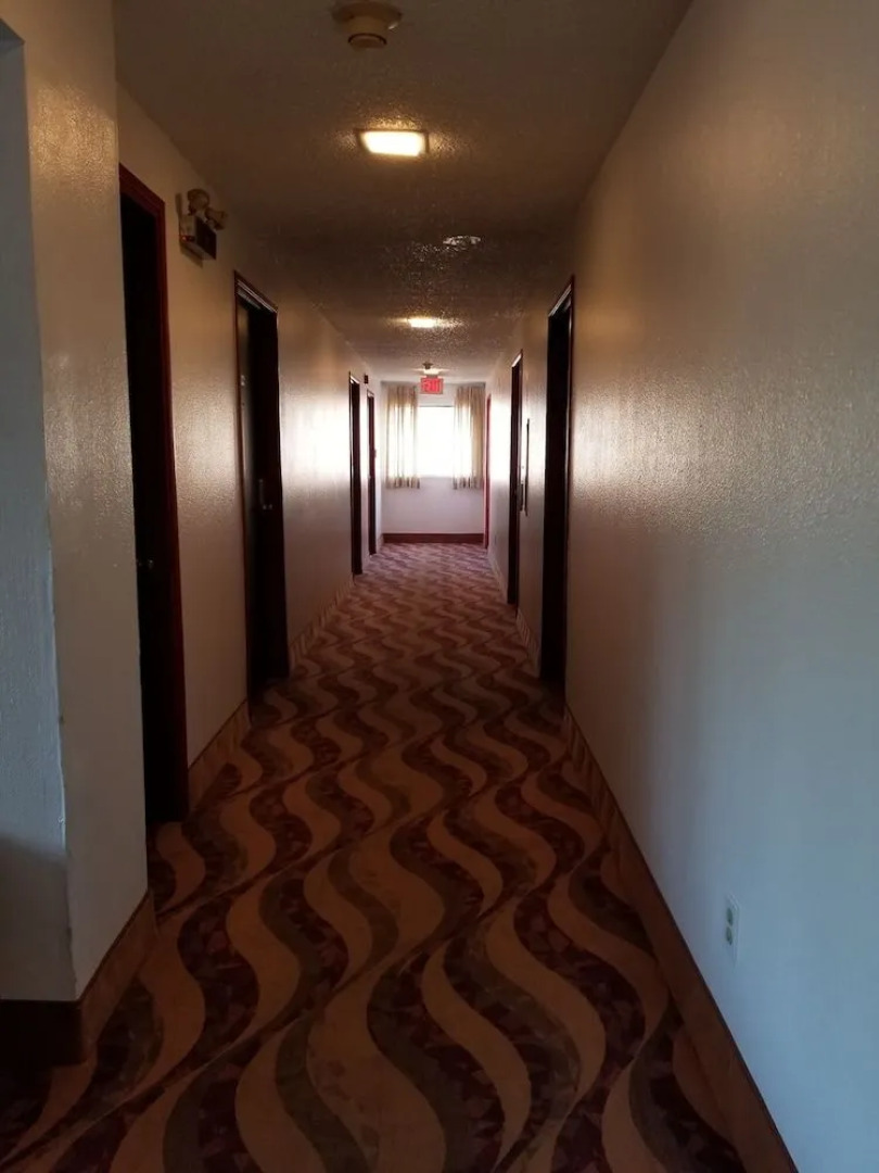 SeaTac Crest Motor Inn