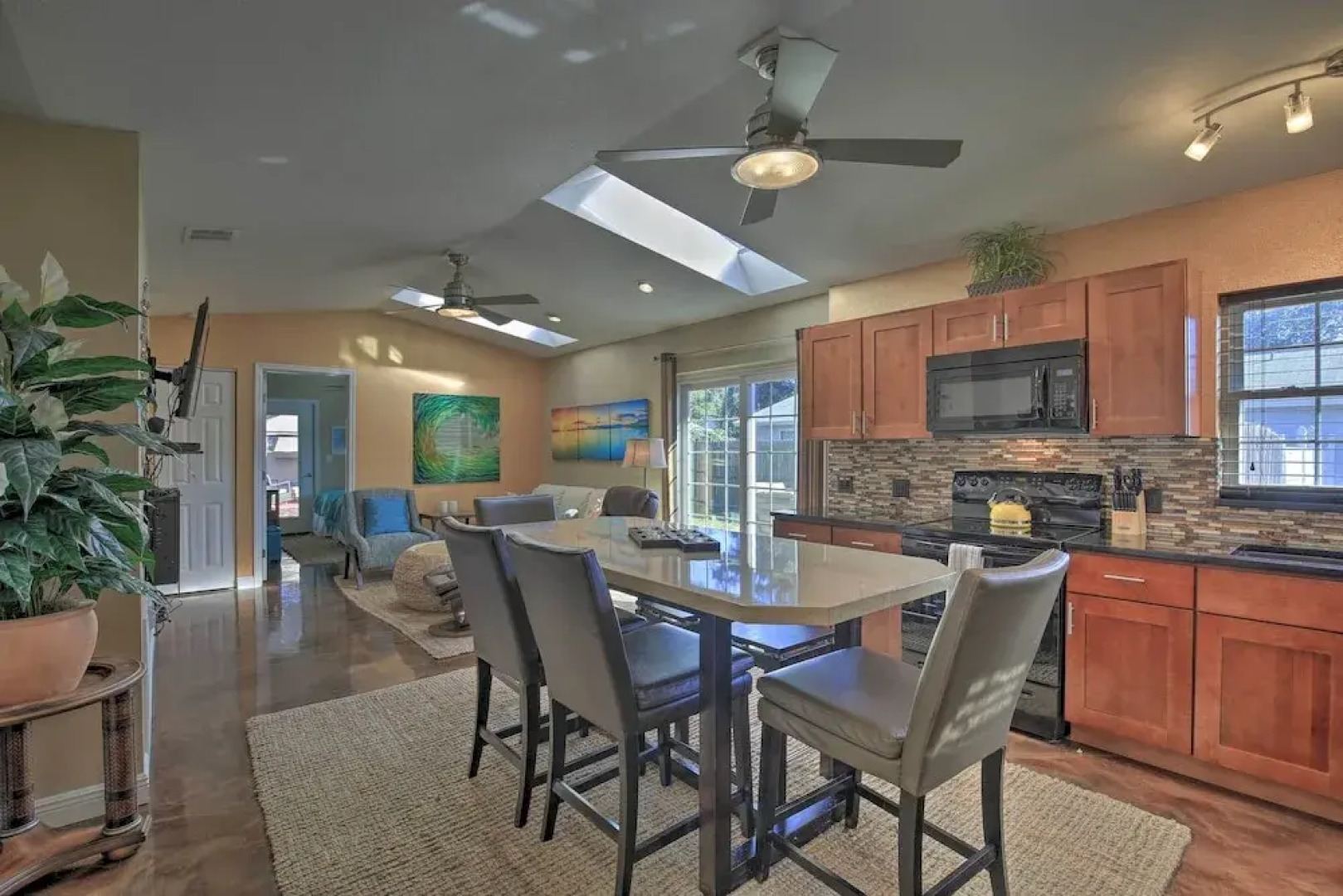 Beachy Palm Harbor Escape: Swim Spa Pool & Gazebo