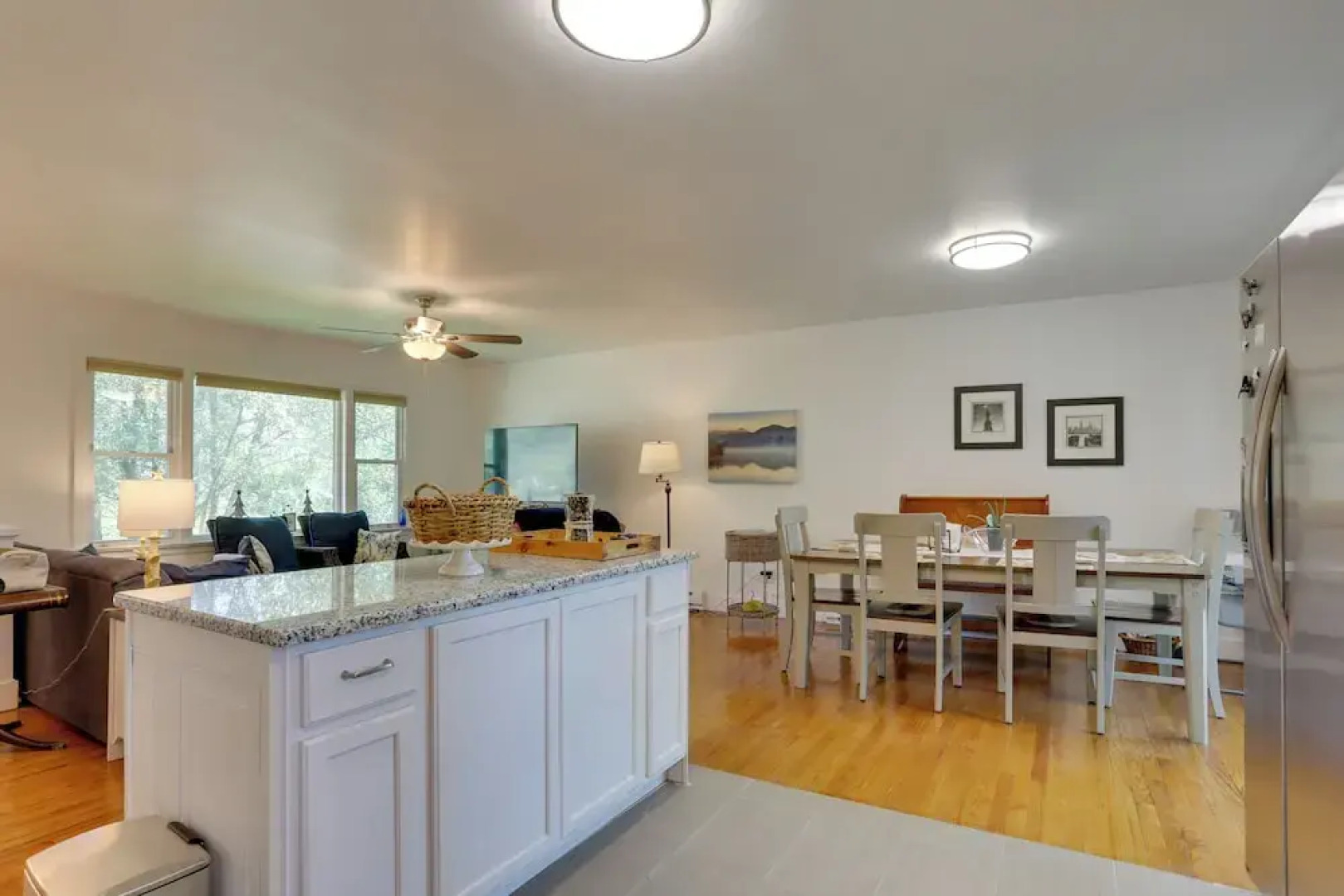 Kiamesha Lake Home w/ Deck: 4 Mi to Resorts World!