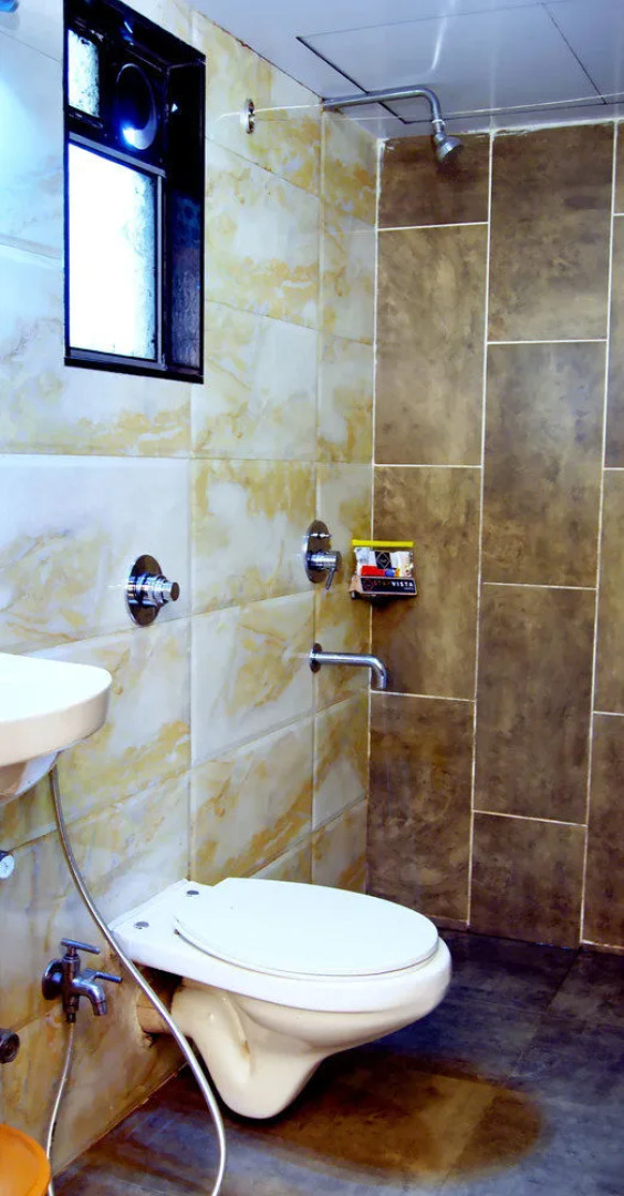 Vista Rooms @ Thane Station