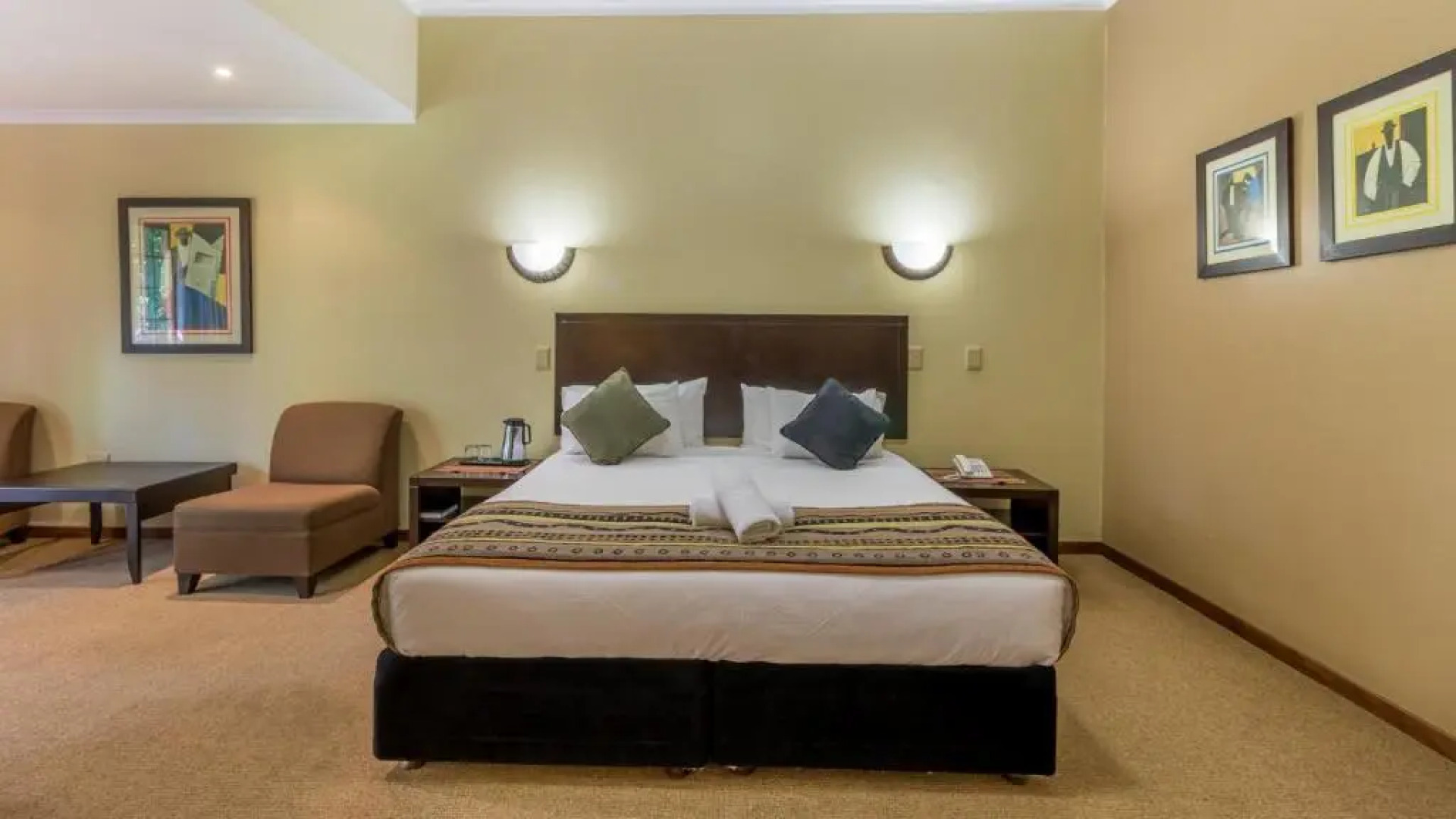 Hotel Numbi and Garden Suites