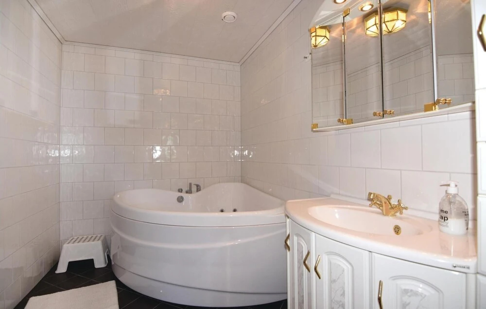 Stunning Home in Otterbäcken With 9 Bedrooms, Sauna and Indoor Swimming Pool