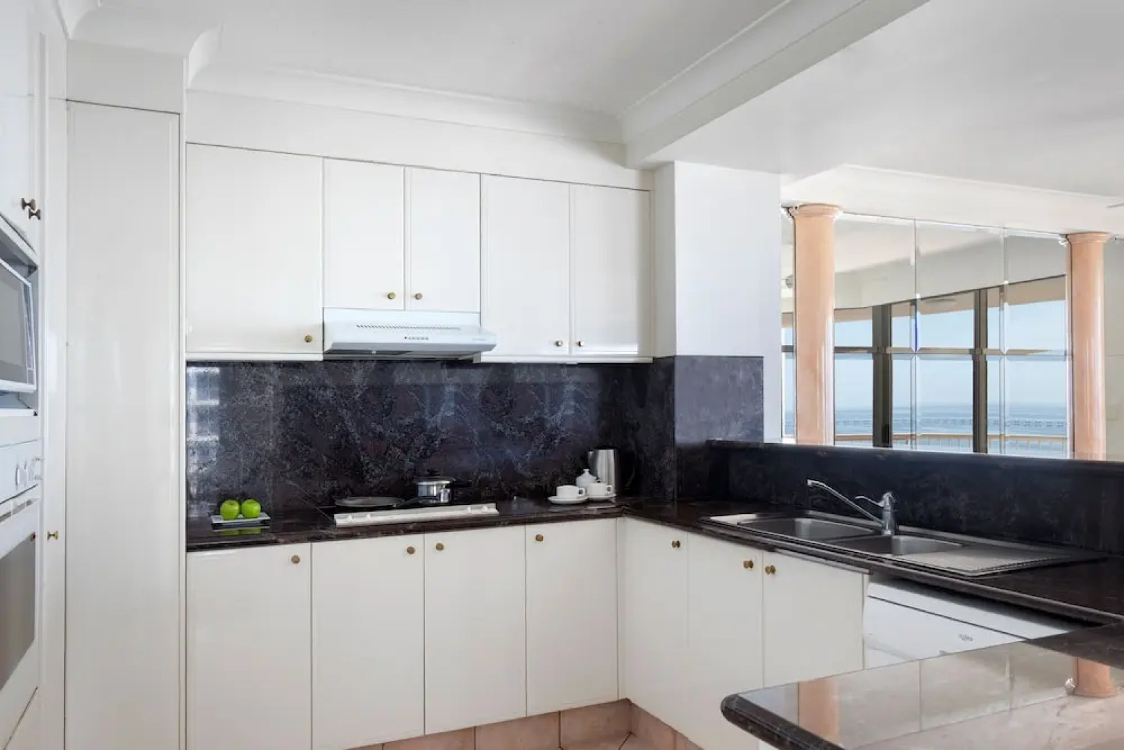 Soul Surfers Paradise 3 Bedroom Beach Apartment