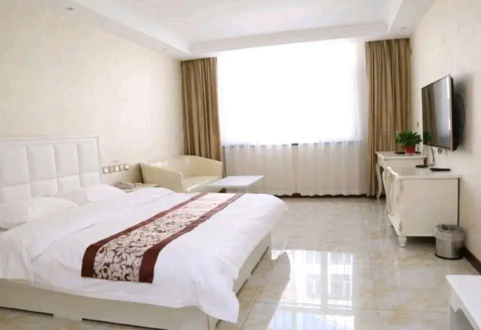 Super 8 Hotel (Tongliao Affiliated Hospital)