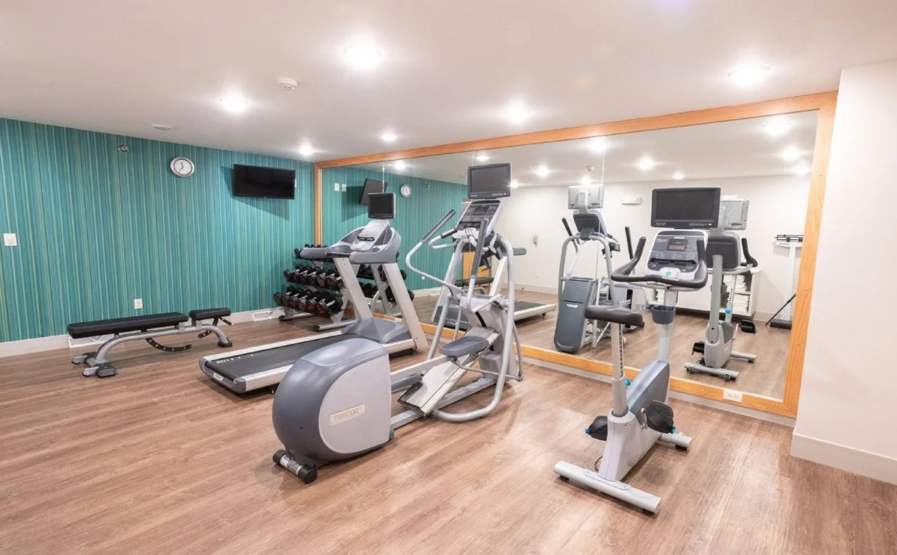 Holiday Inn Express Hotel & Suites Iron Mountain by IHG