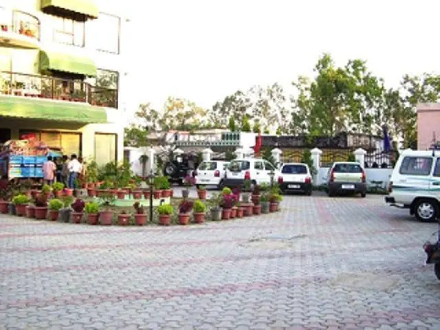 OYO 10072 Hotel Amrit Regency