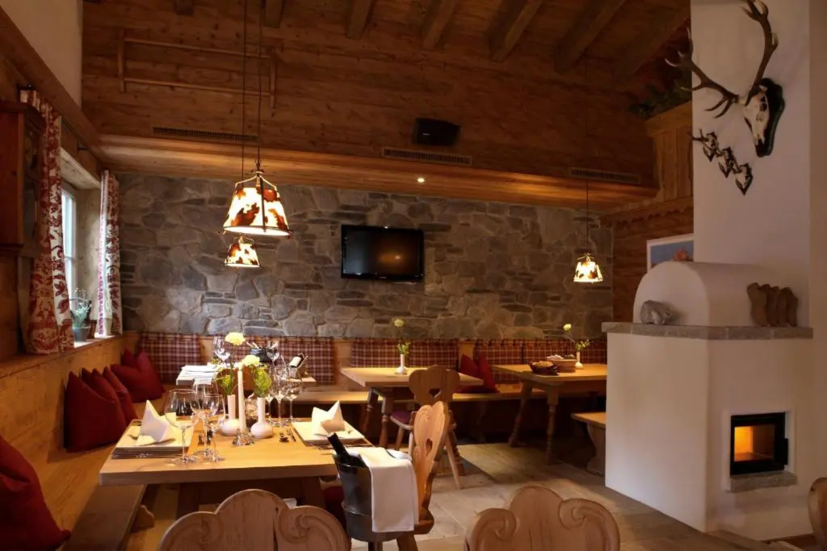 Alpendorf Anno Dazumal & Dorfgasthaus Ratschkathl