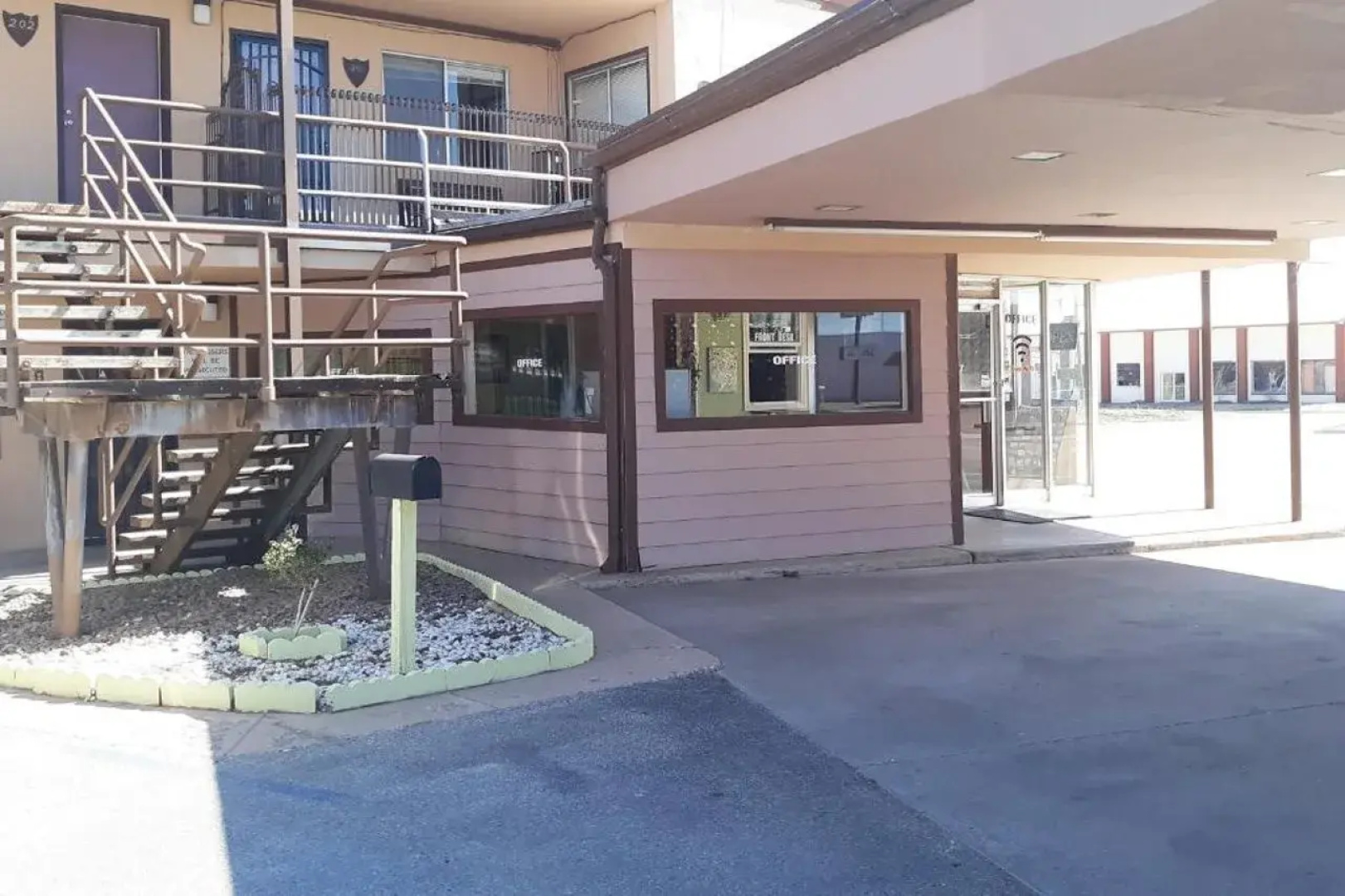 OYO Hotel Kings at Clovis