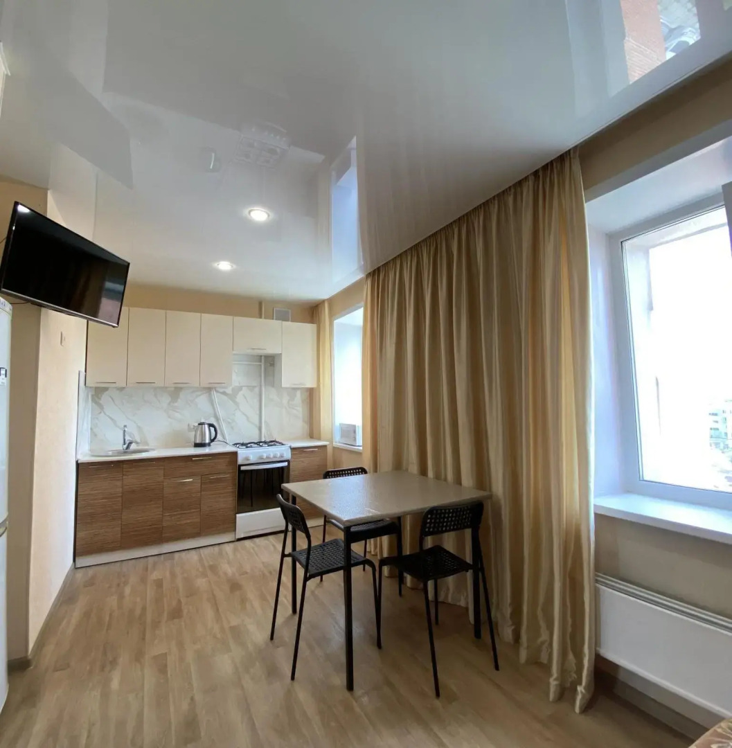 Желтый Нарцисс на улице Пархоменко