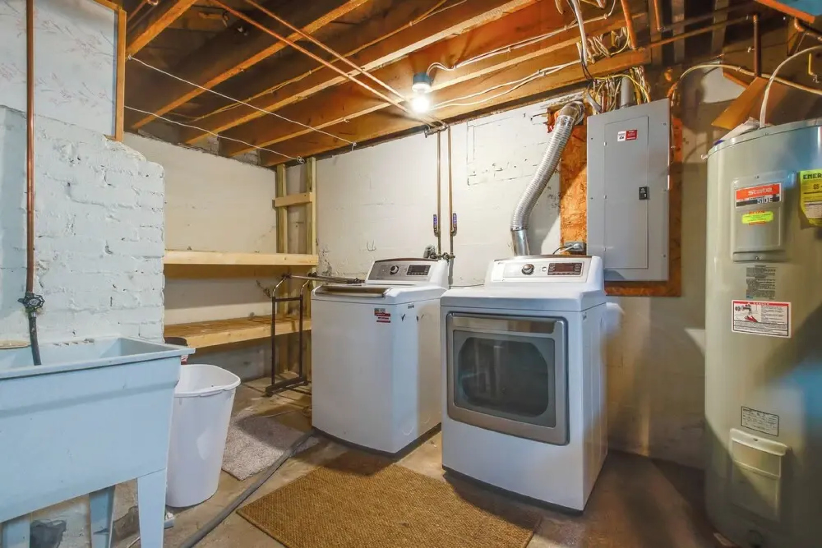 3 Mi to Road America: Spacious Elkhart Lake Home!