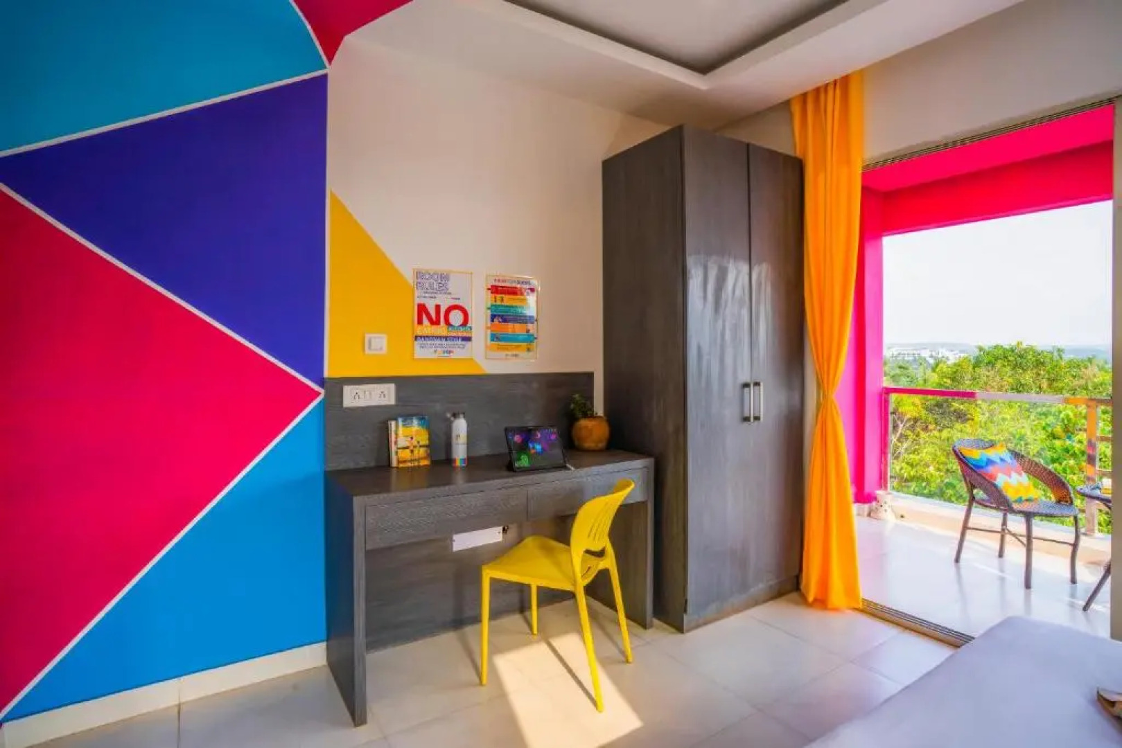 goSTOPS Goa Baga - Hostel