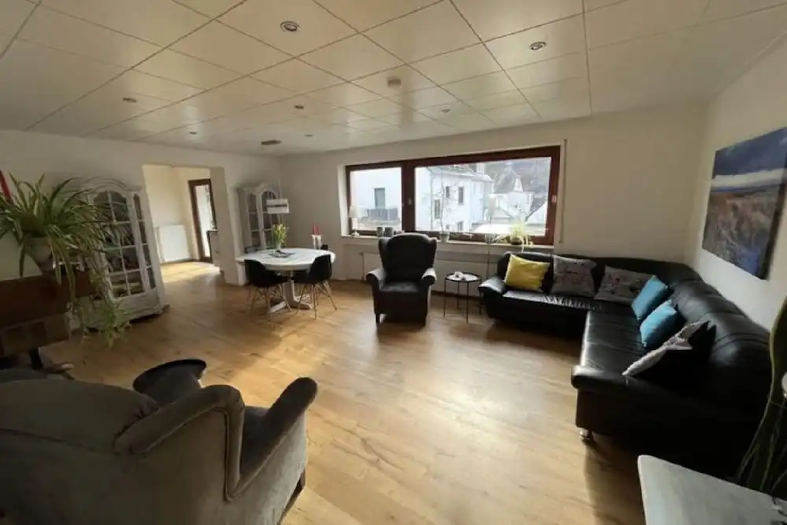 Holiday Apartment by the Pond