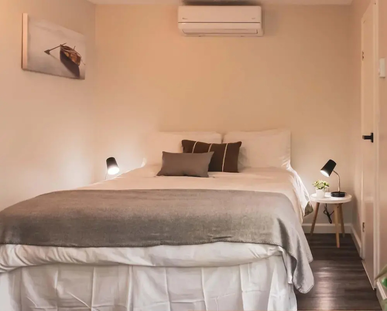 Barefoot Villas Room 7 Kodiak