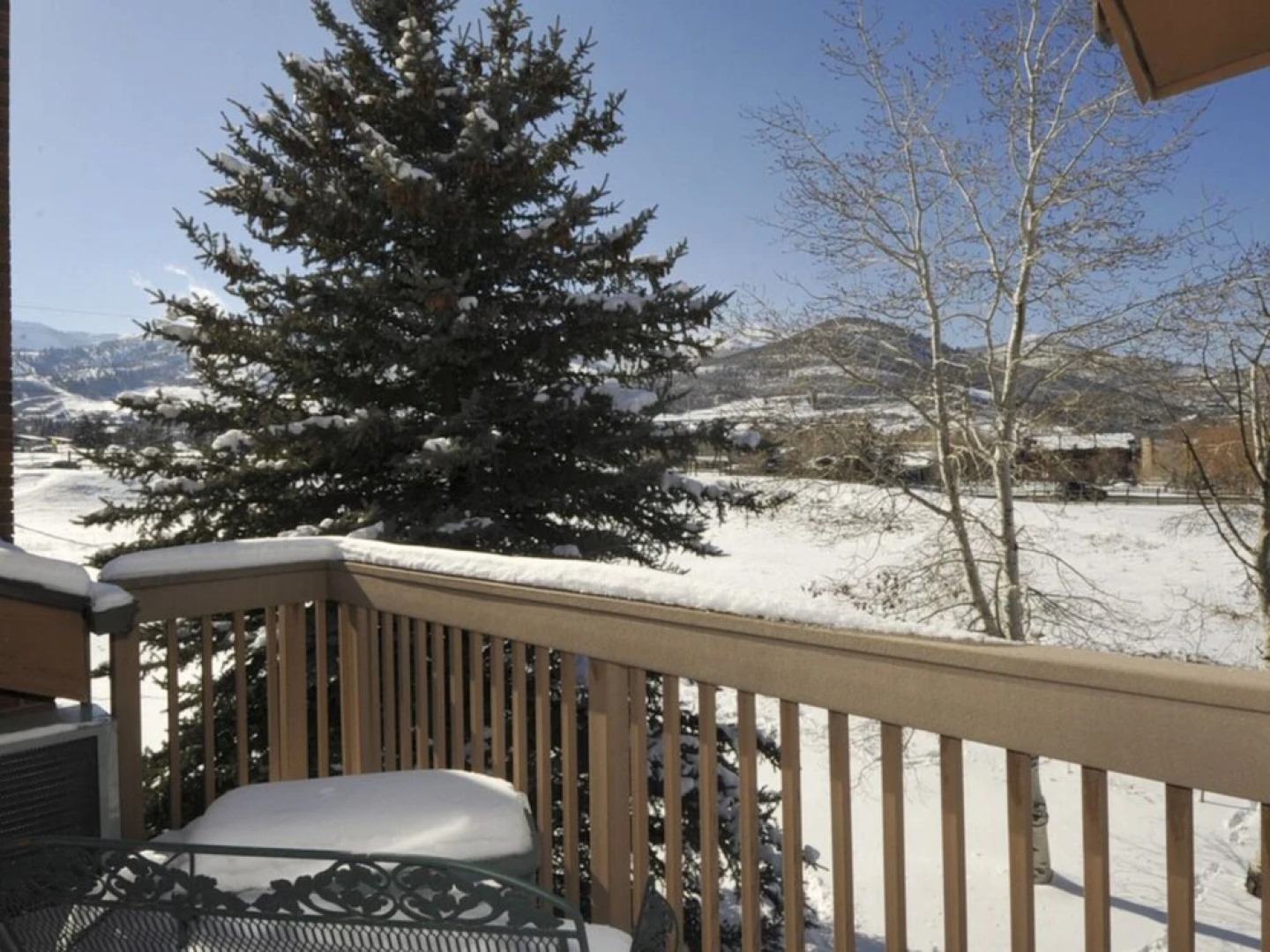 Luxury Townhome at the Canyons by AvantStay Located in Historic Park City w Hot Tub