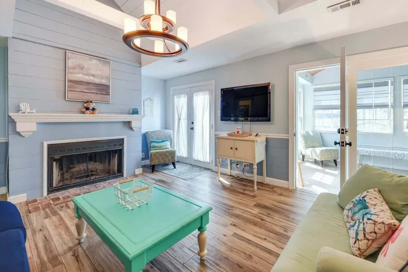 Fish, Swim & Boat: Colonial Beach Bungalow