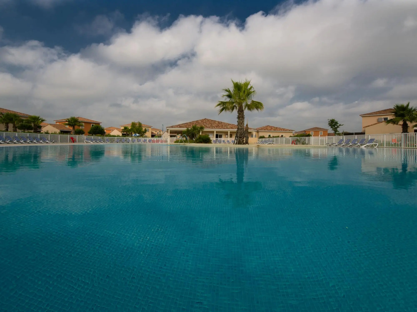 Semi-detached Home in Mediterranean Style, With Nice AC