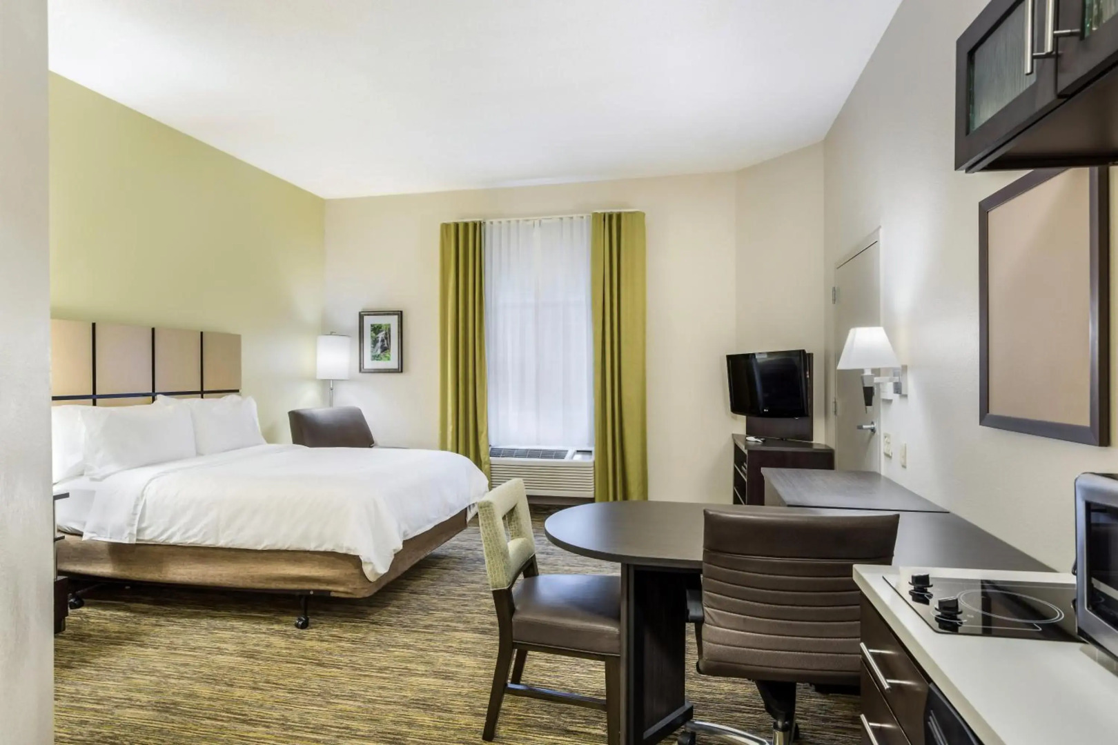 Candlewood Suites Virginia Beach Town Center by IHG