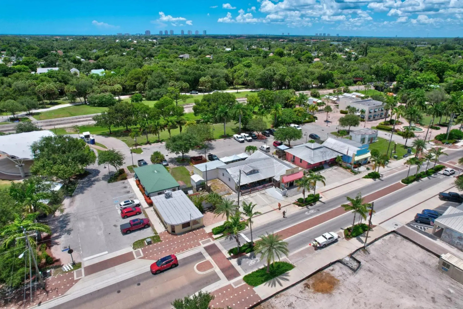 Guest House In a Downtown Bonita Springs Compound