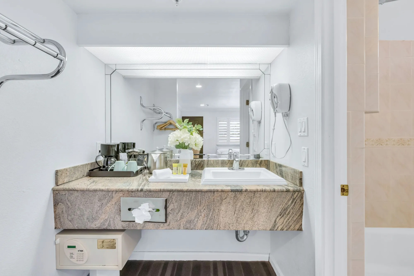 Napa Valley Hotel & Suites