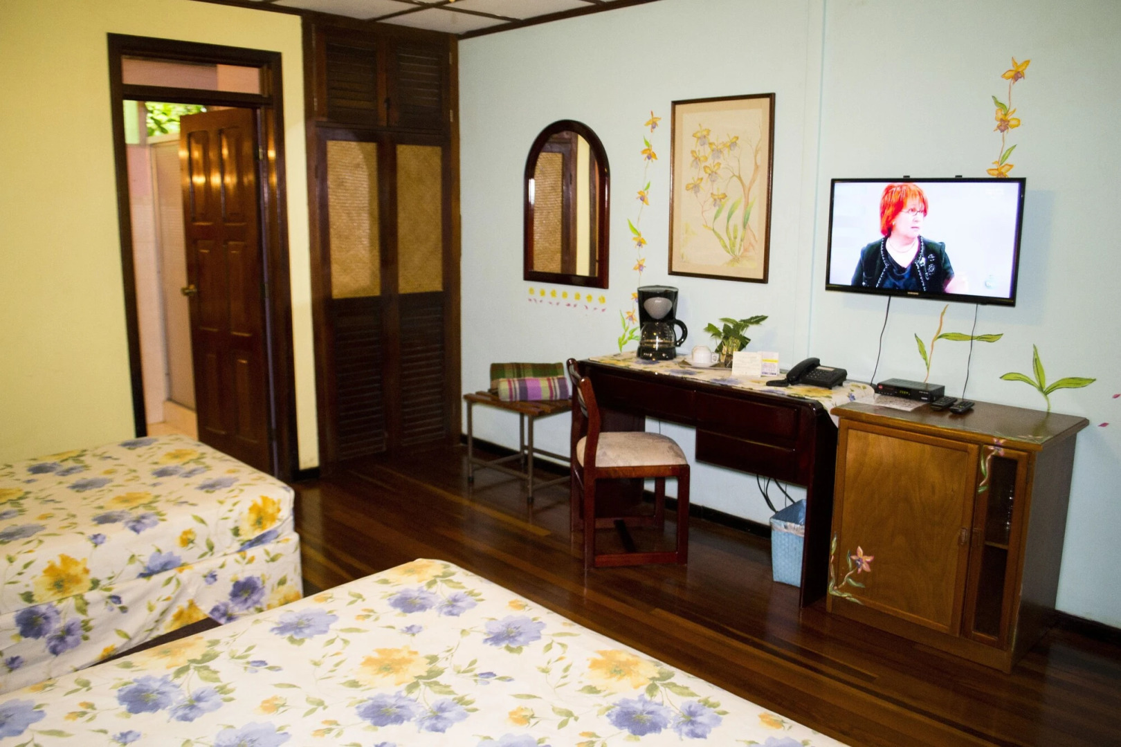 Lands in Love Tierras Enamoradas