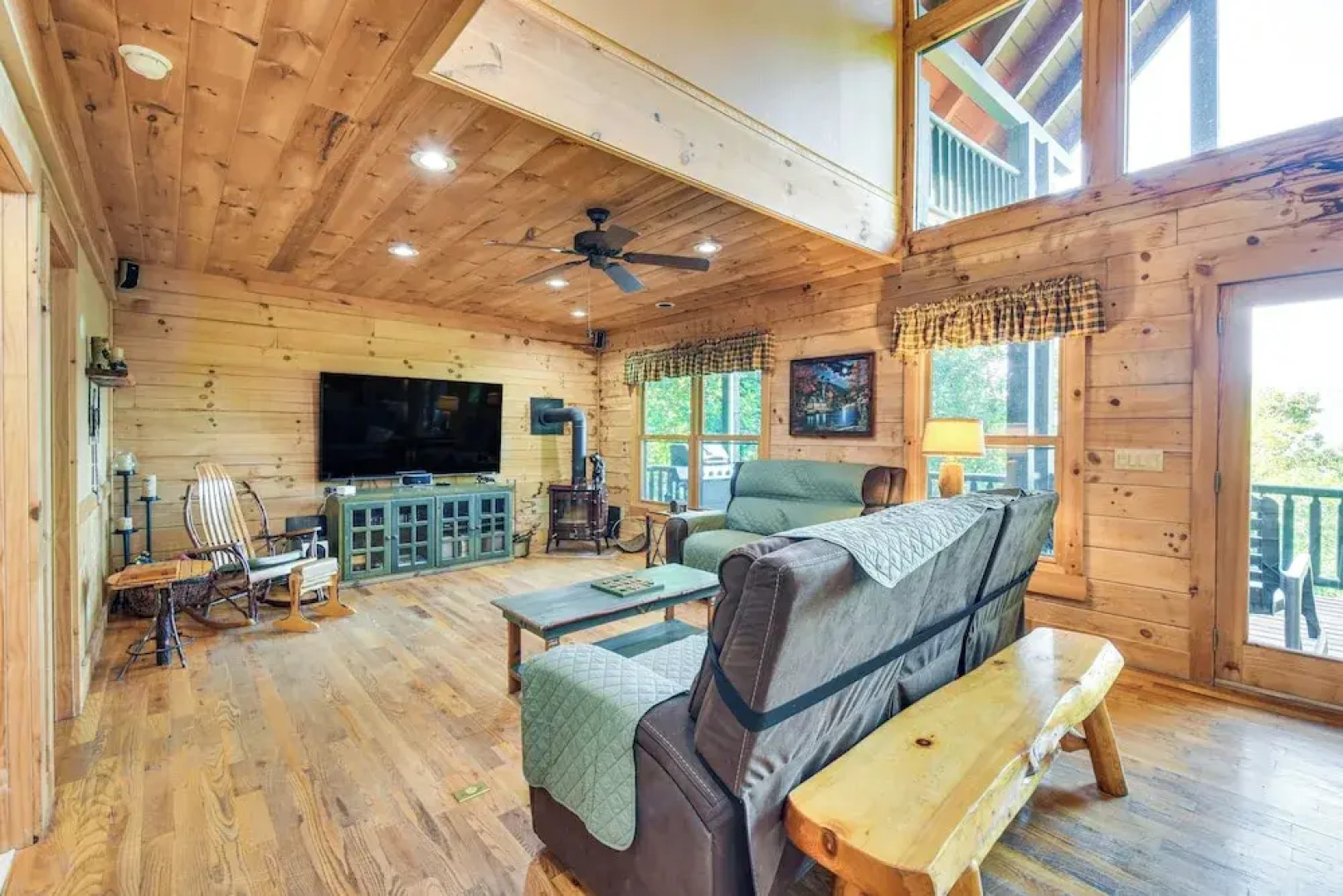 Expansive Sky Valley Lodge w/ Mountain Views!