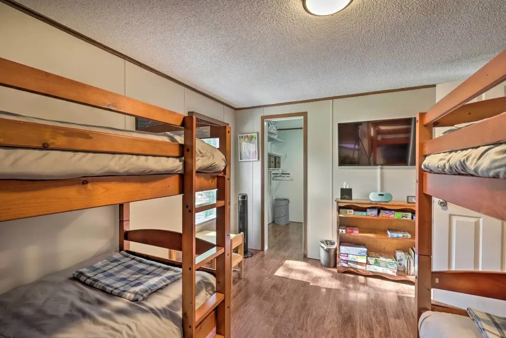 Hot Tub & Fire Pit at Luxe Blue Ridge Bungalow