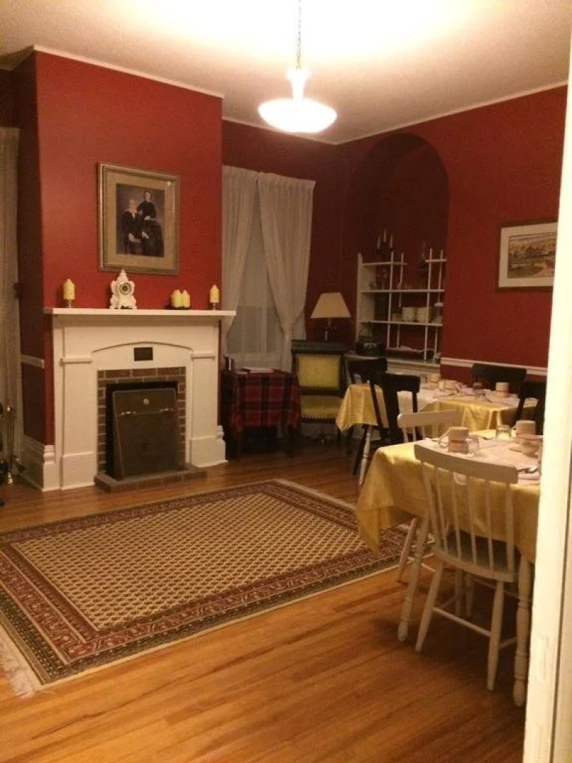 Hollings House B&B