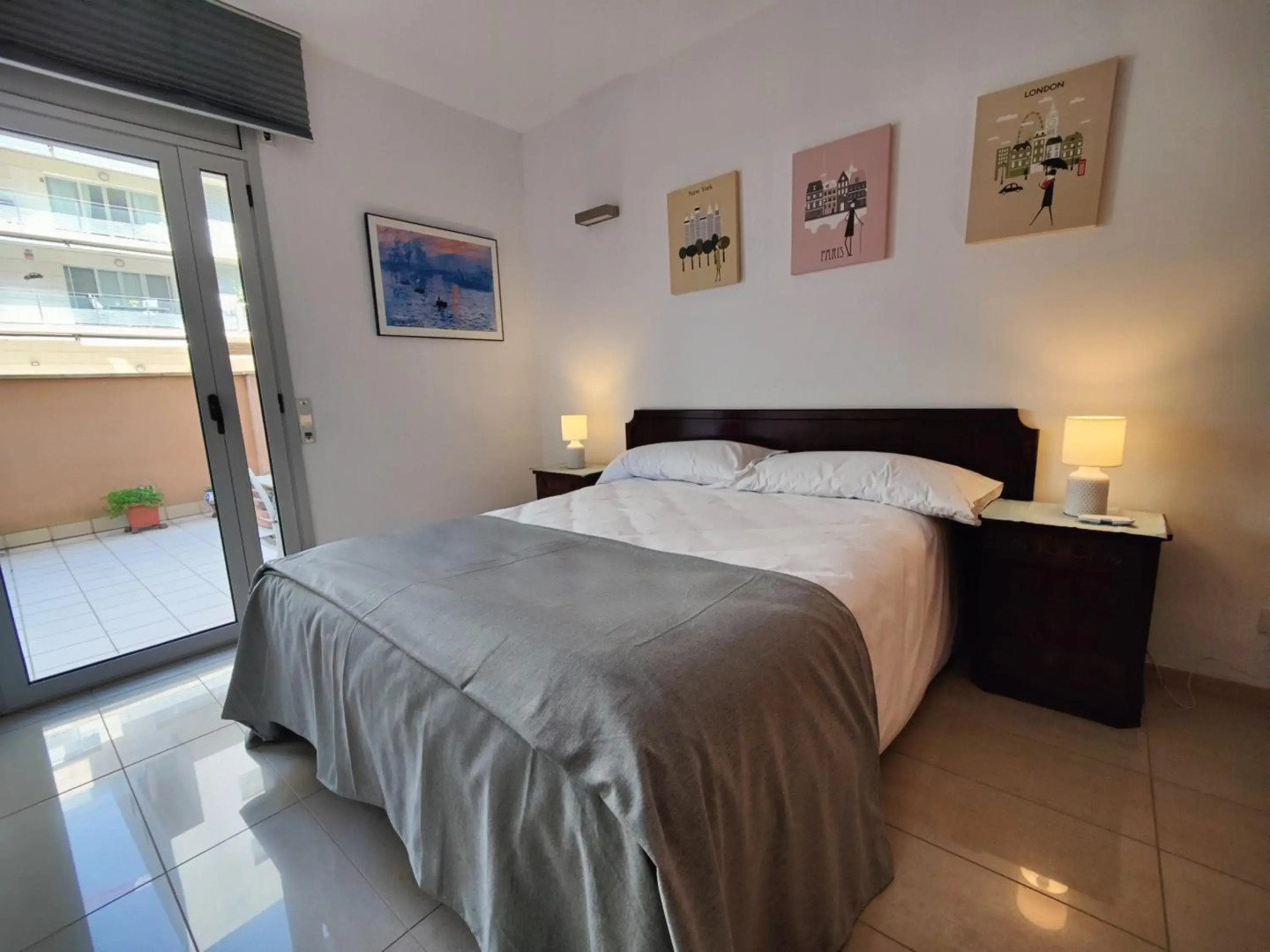 BADALONA BEACH APARTMENt