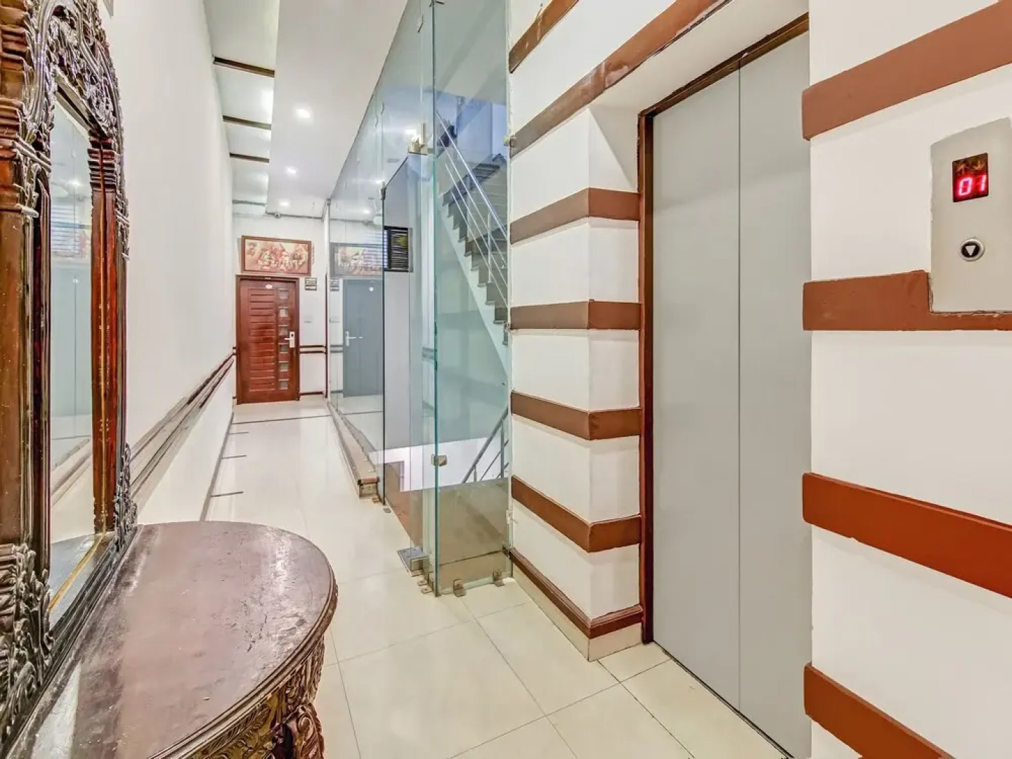 OYO 27999 Hotel Deep