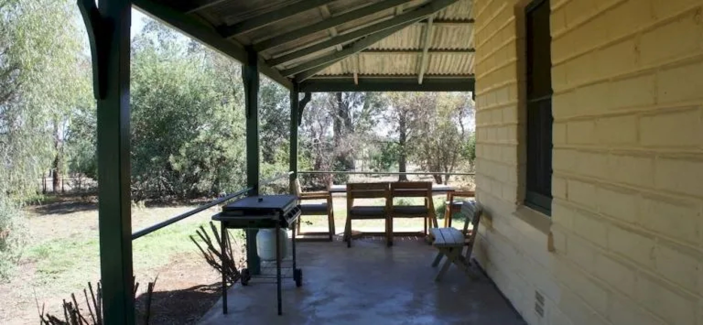 Rosnay Organic Vineyard, Olive Grove, Figs and Farmstay