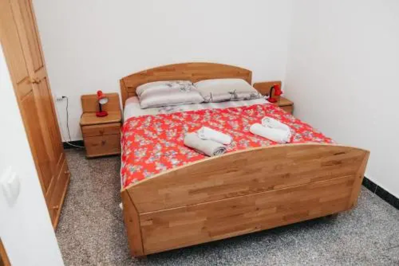 Apartments and Rooms Maganic