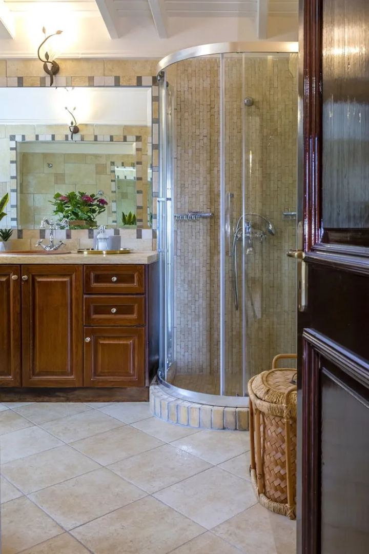 Solaris Methea Deluxe Suites