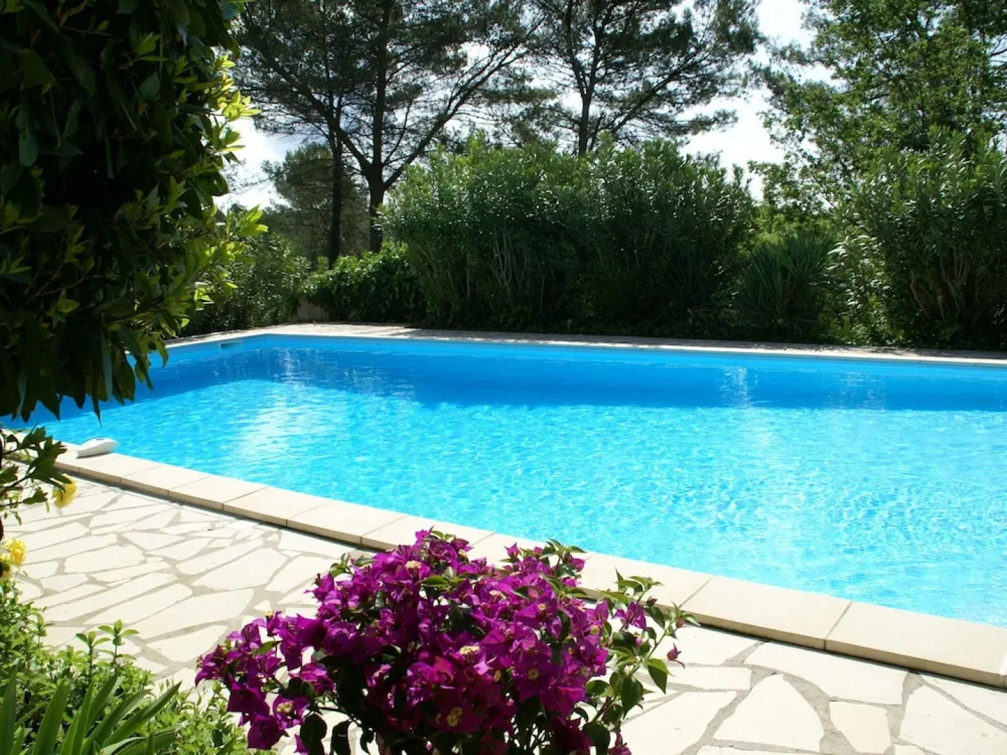 Alluring Holiday Home in Flayosc With Pool