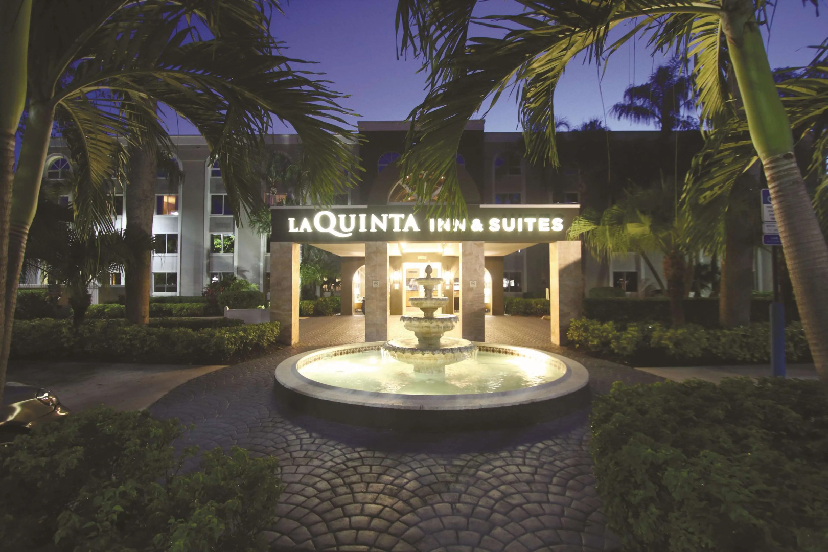 La Quinta Inn & Suites by Wyndham Coral Springs South