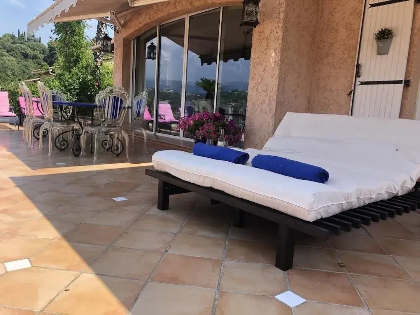 Les Grimaldines - Maison d'Hotes C 2 Bis