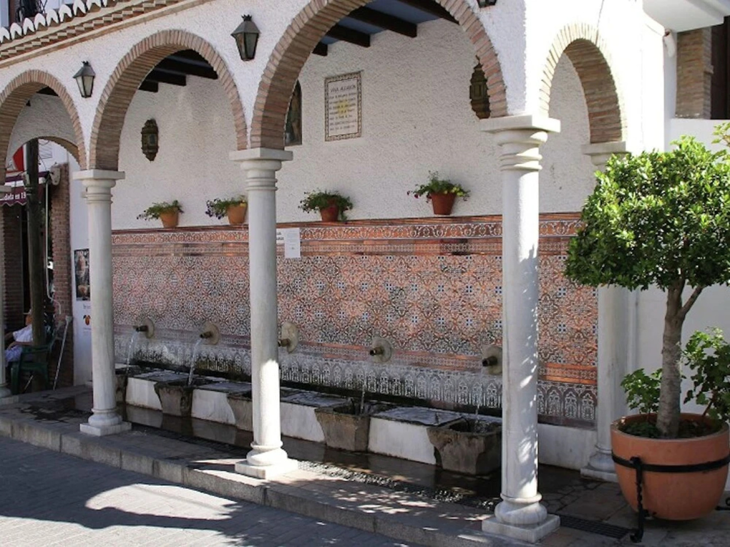 Attractive Holiday Home in Canillas de Aceituno With Terrace