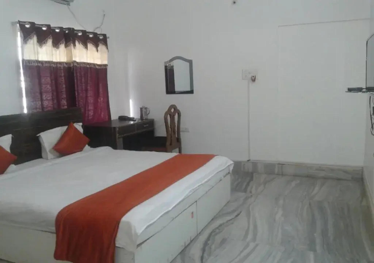 Idol Paradise Bed & Breakfast