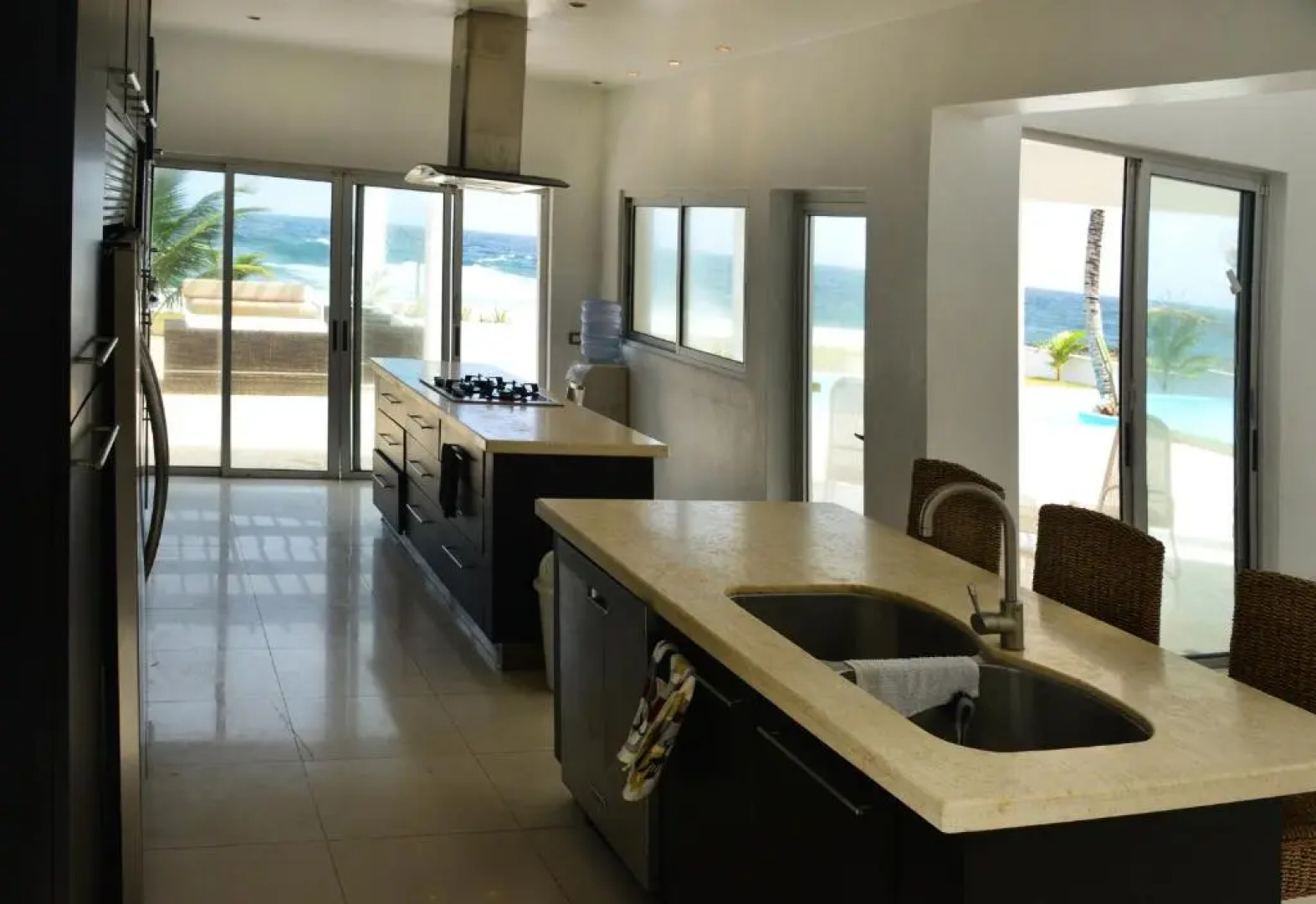 Villa Oceanfront Beach Access And Swim Pool Samana