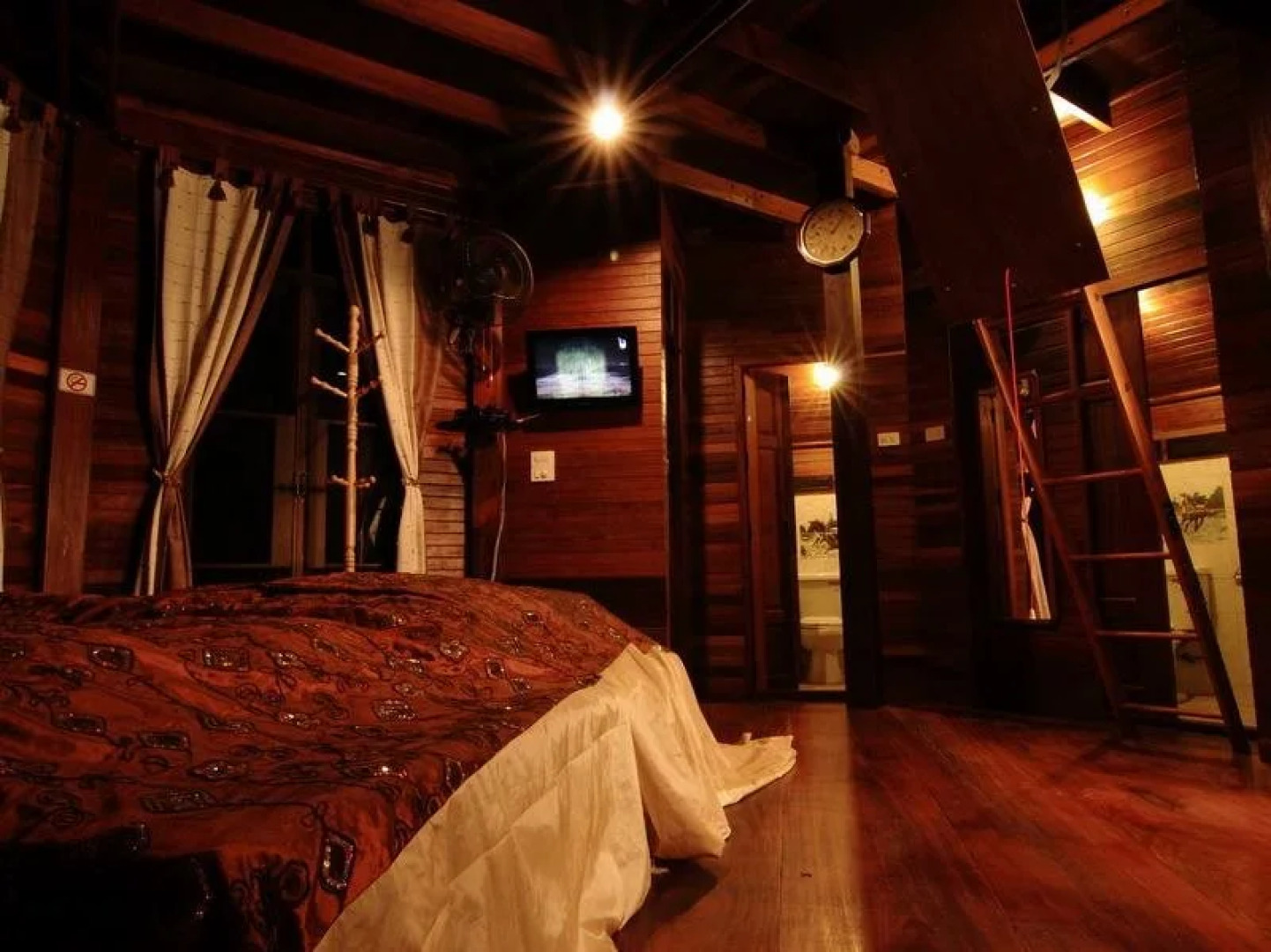 T.P. Rajchadej Place