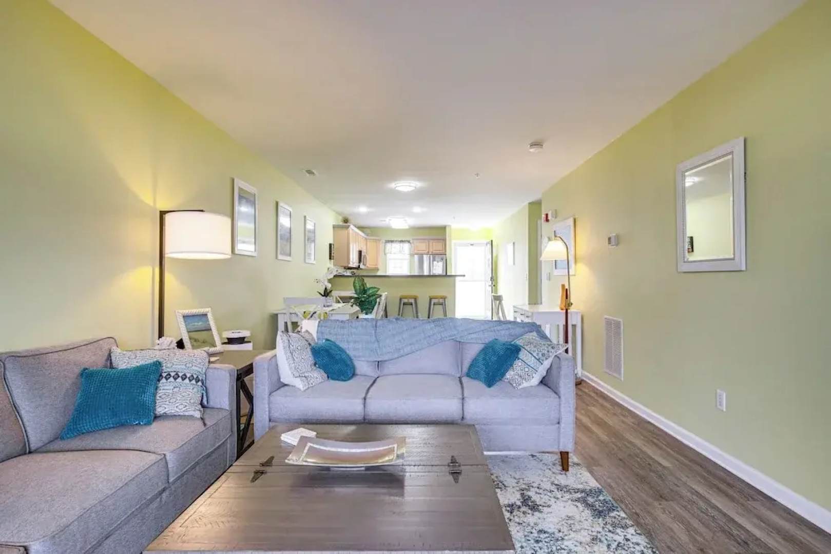 3 Mi to Savannah Beach: Lewes Condo w/ Pool Access