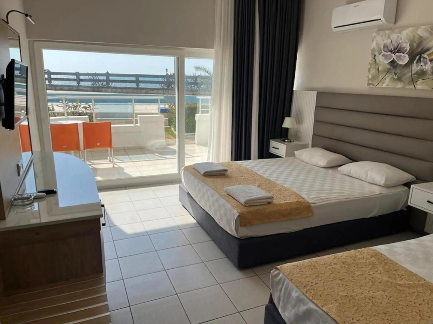 Side Beach Club Hotel