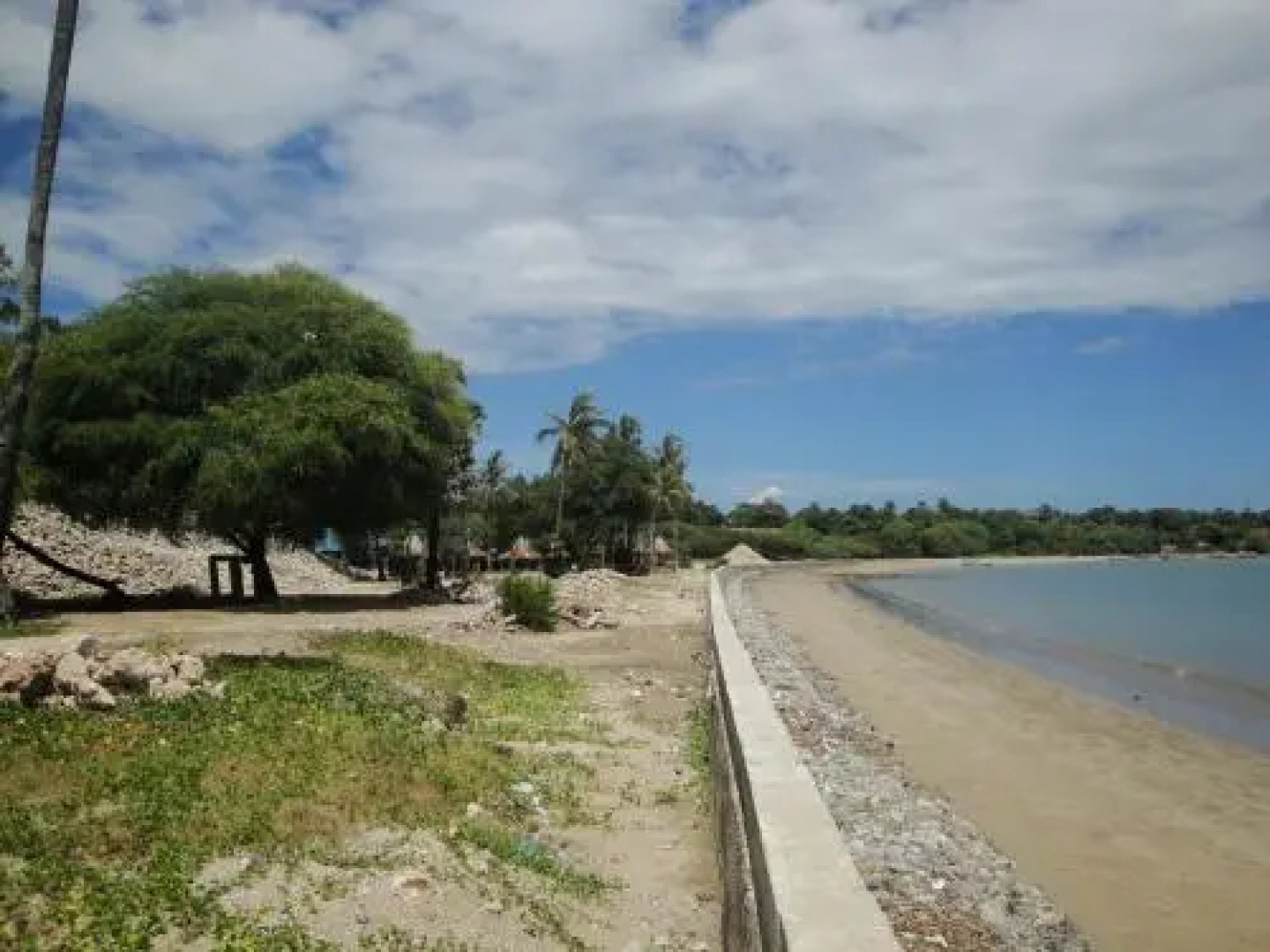 OCD Beach Cafe & Hostel