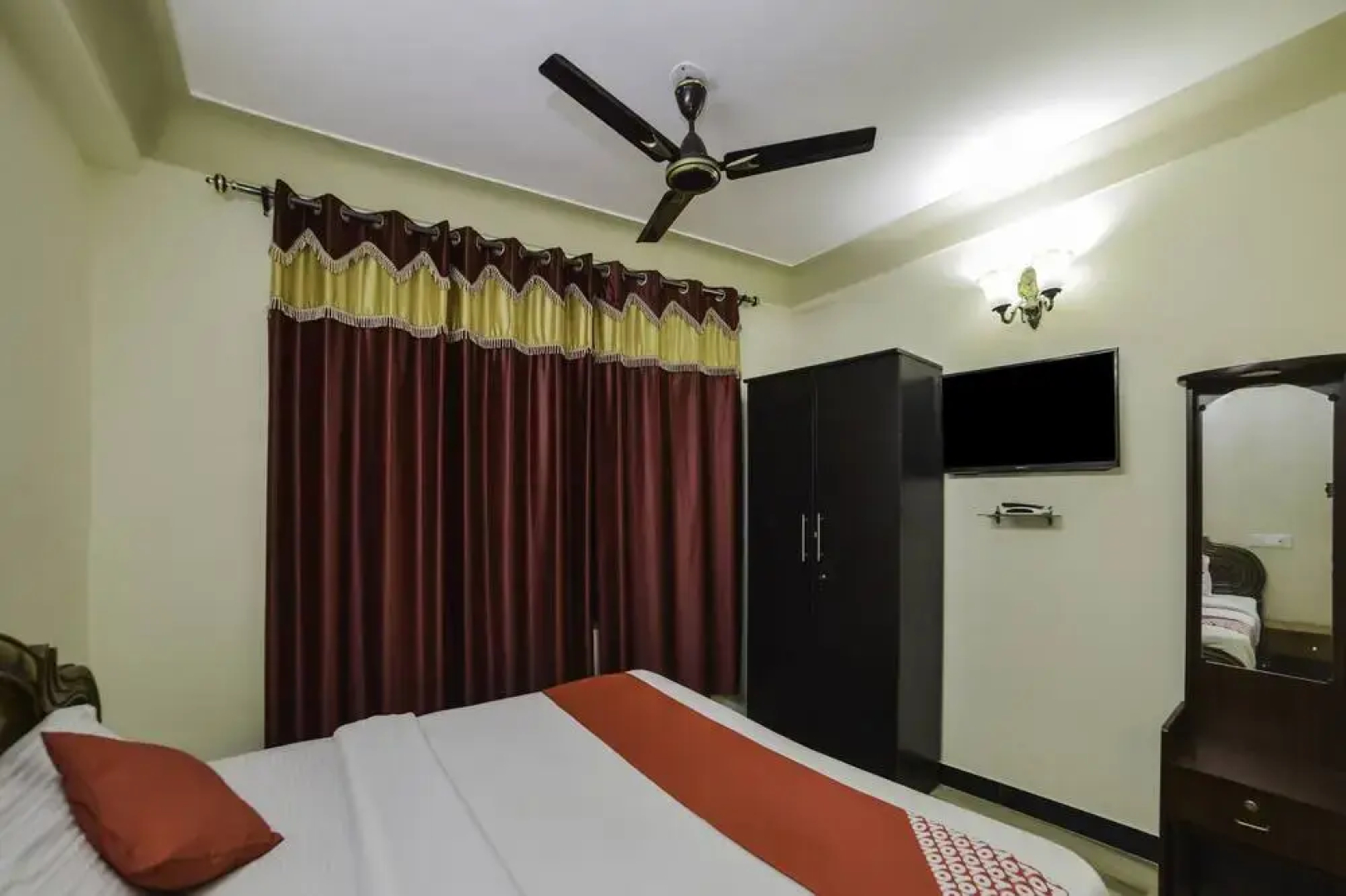 OYO 28641 Vijaya Deepa Guest House