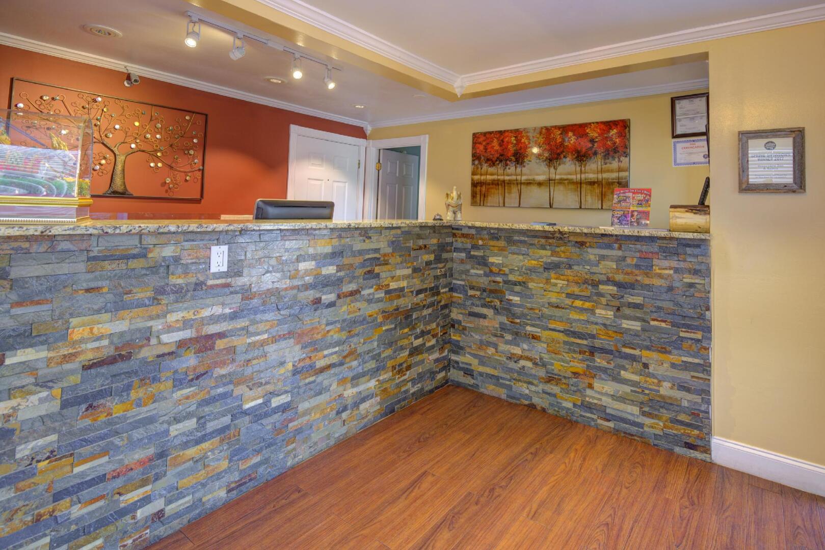 Econo Lodge Sevierville-Pigeon Forge on the River