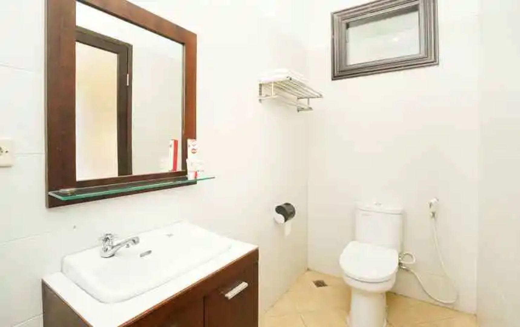 OYO 309 Avila Ketapan Rame Hotel