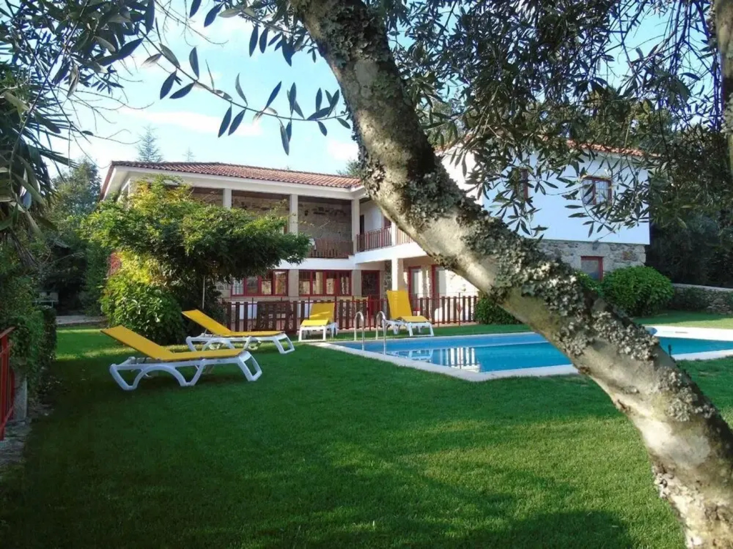 House With one Bedroom in Molares, With Wonderful Lake View and Shared Pool