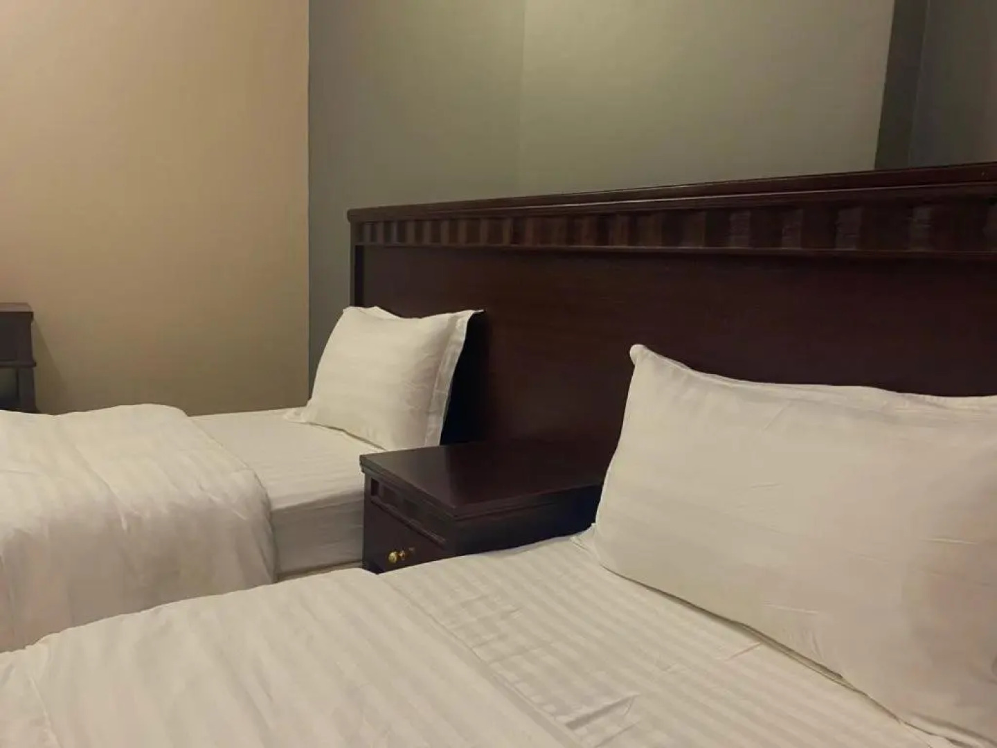 White Beach Hotel Suites